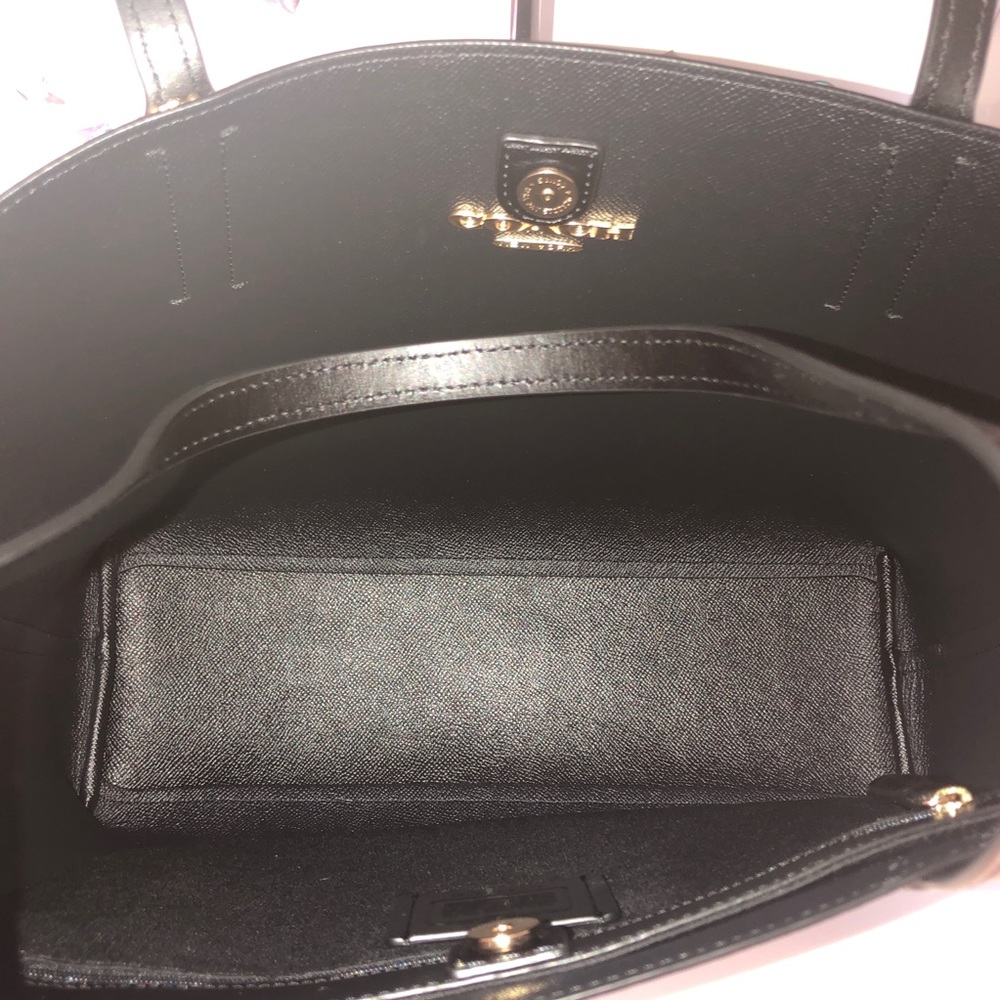SOLD ONⓂ️COACH💎SIGNATURE AVENUE TOTE - Picture 3 of 6